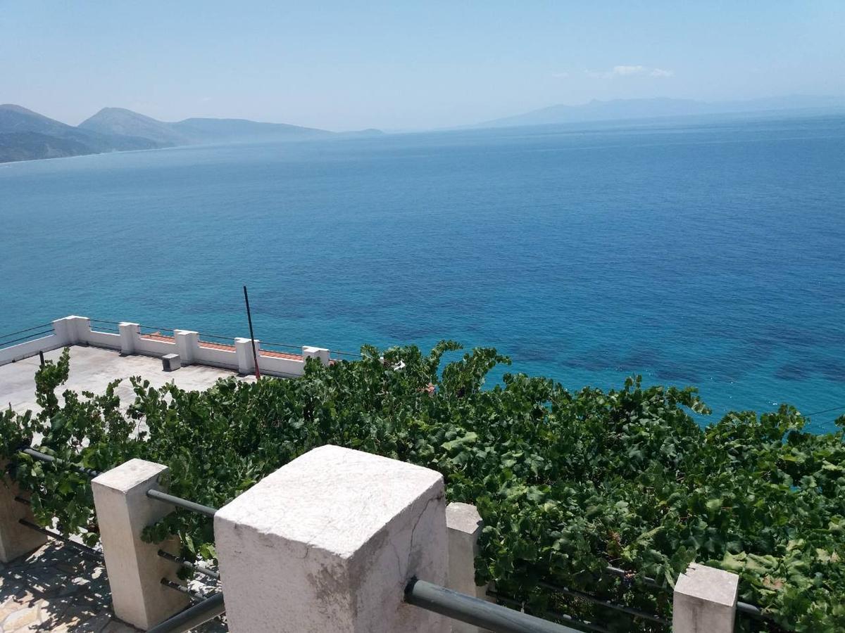 Blue View Hotel Qeparo Buitenkant foto