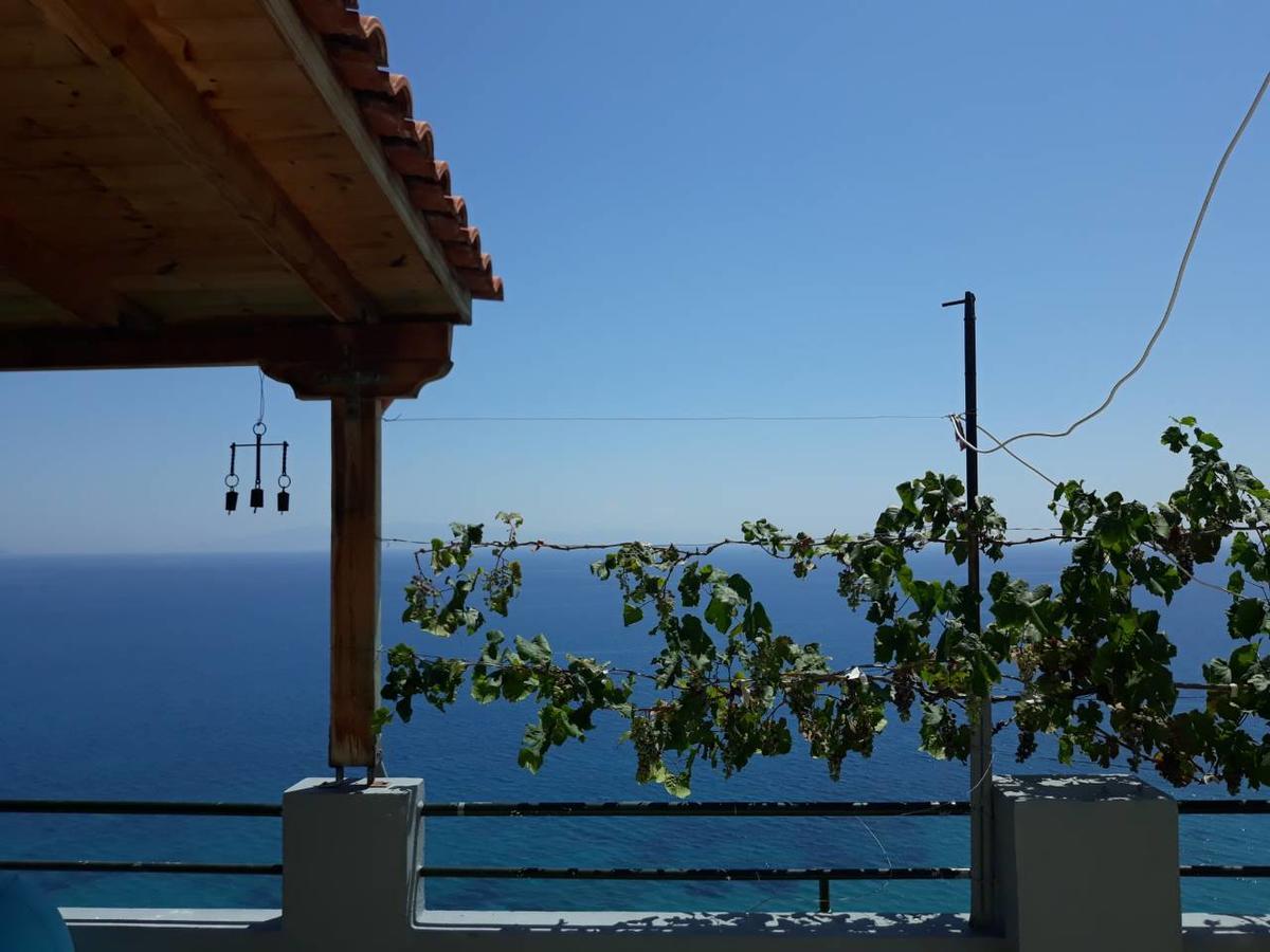 Blue View Hotel Qeparo Buitenkant foto