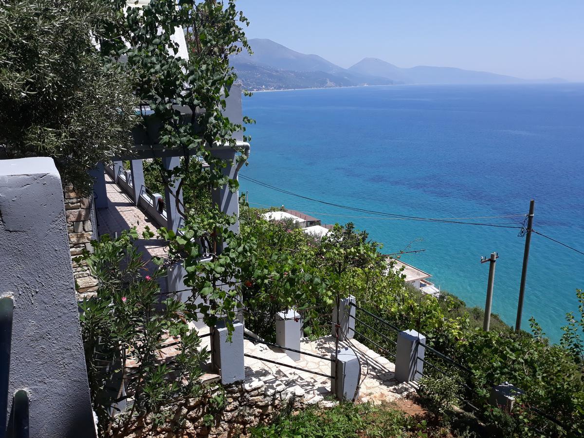 Blue View Hotel Qeparo Buitenkant foto