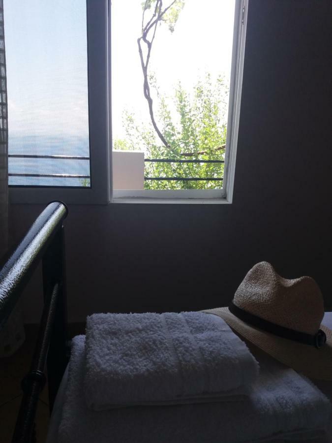 Blue View Hotel Qeparo Buitenkant foto