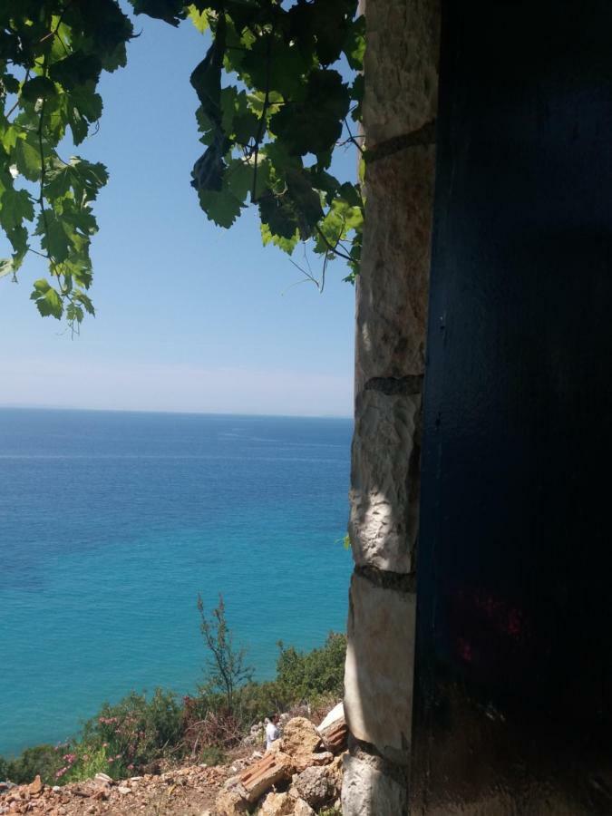 Blue View Hotel Qeparo Buitenkant foto